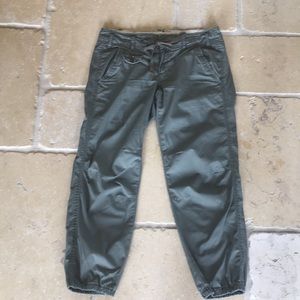 Anthropologie all cotton jogger green capris pants 0 2